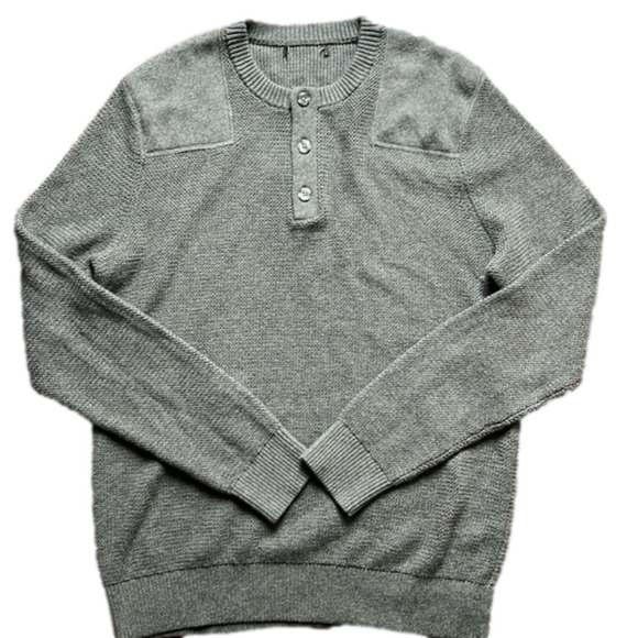 NWOT Banana Republic Gray 3 Button Round Neck Sweater. Size Large. - Picture 1 of 3